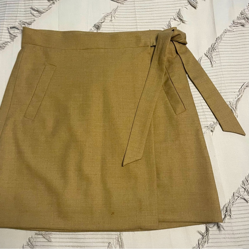 J crew factory wrap skirt. Camel color size 2